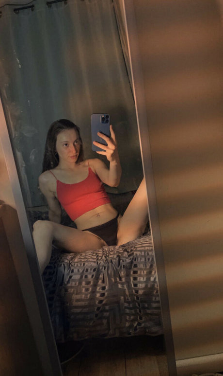 CaitlinThom top profile image