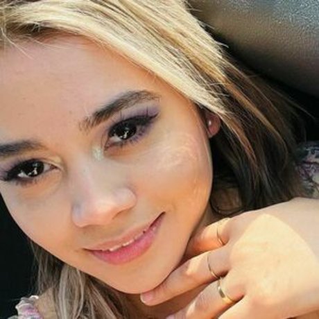 Brisnareyes26 beautiful actress pics