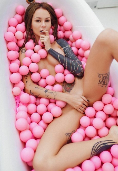 iamdollhead hot pornstar picture