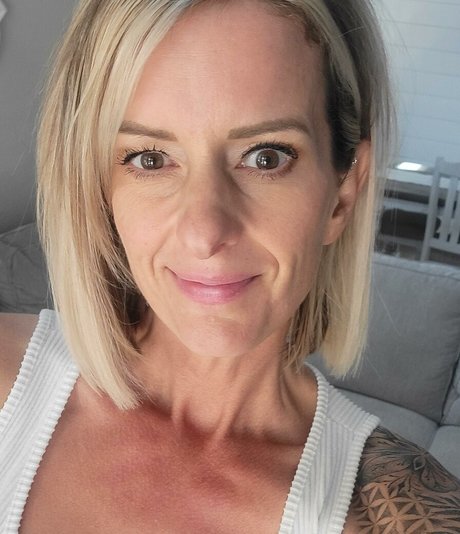 sweet n sexy erin top profile image