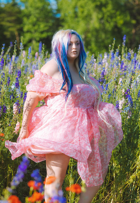 spikezombie pornstar beautiful pic