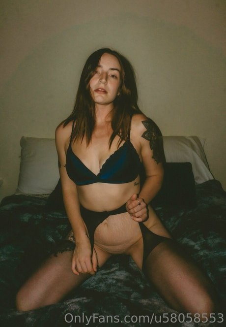 twistedmarie14 model top photo