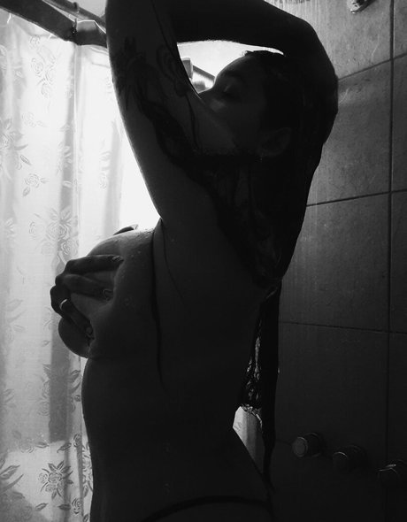 Mile Compodonico model nude images