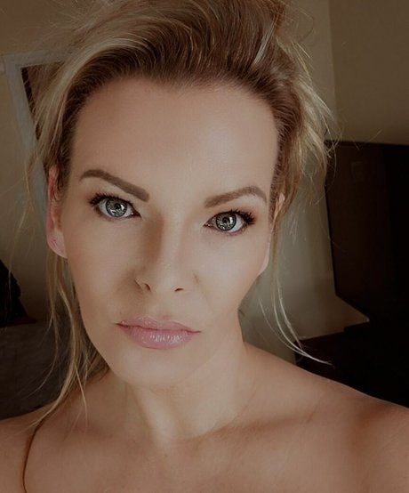 Goddess Kathena high quality pornstar gallery