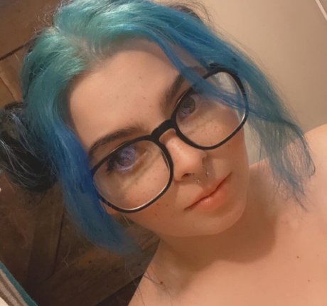 Littlemadds26 porn star pic