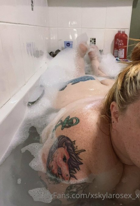 xskylarosex x pornstar beautiful img