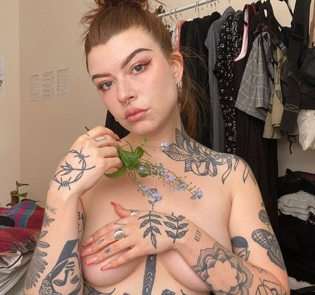 IvyElf sex model gallery