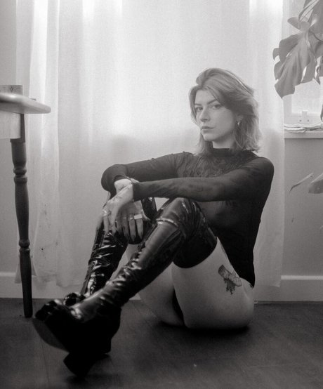 IvyElf nudes model archive