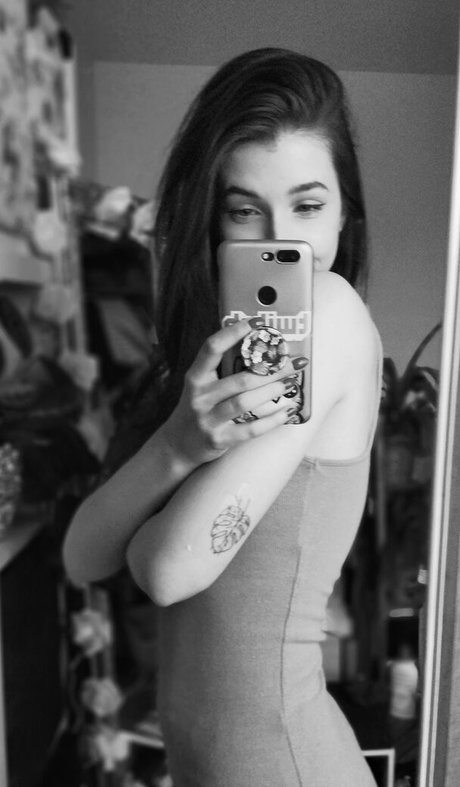 basostream adult actress photos