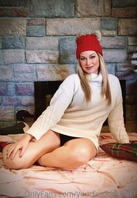 Nikki Baker nice pornstar img