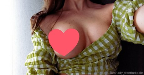 lady freetheboobs model hot images