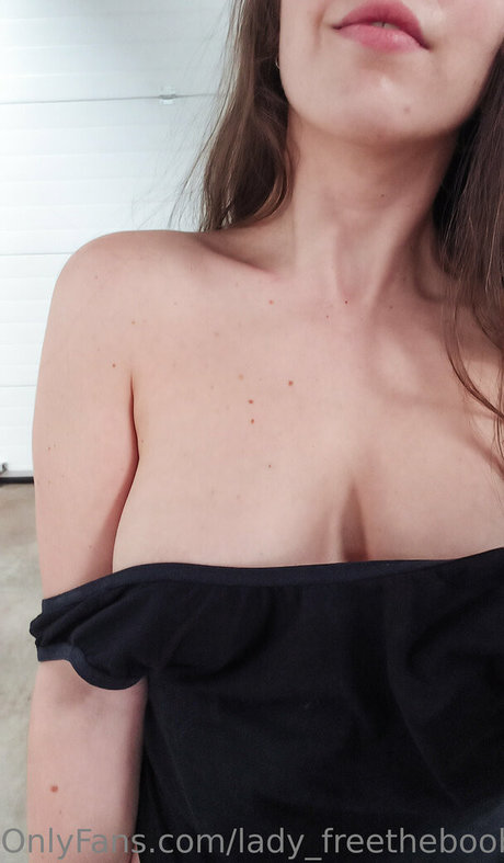 lady freetheboobs profile image
