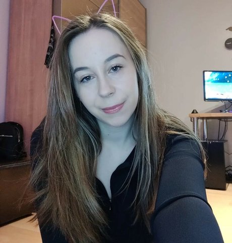 actuallyalisa top profile image