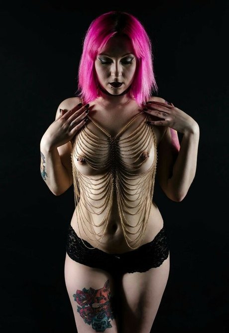 Midnight Mary nudes model pic