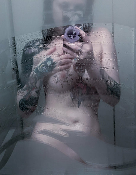 Midnight Mary model exclusive photo