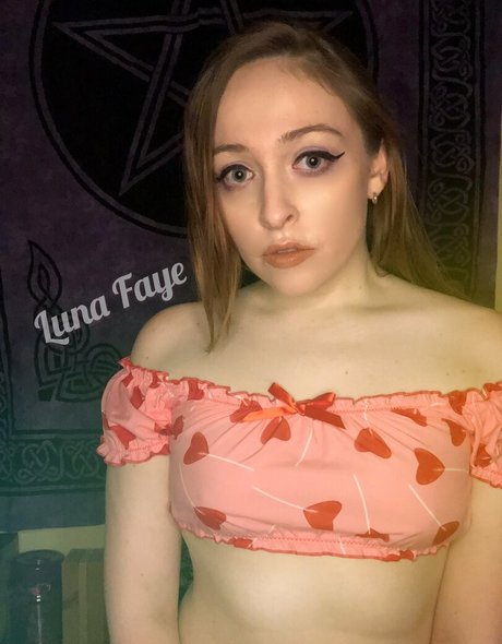 lunafayefree top profile image