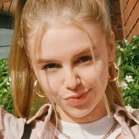 Danielle Shayes model sexy img