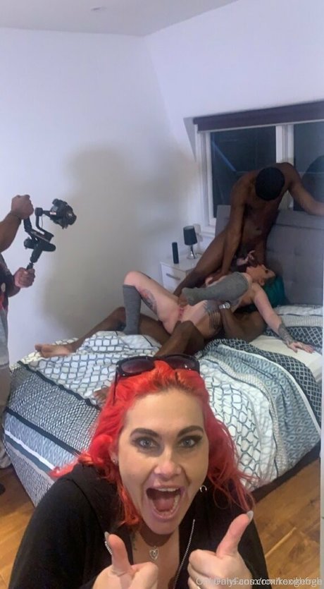 roxikeogh hot model gallery