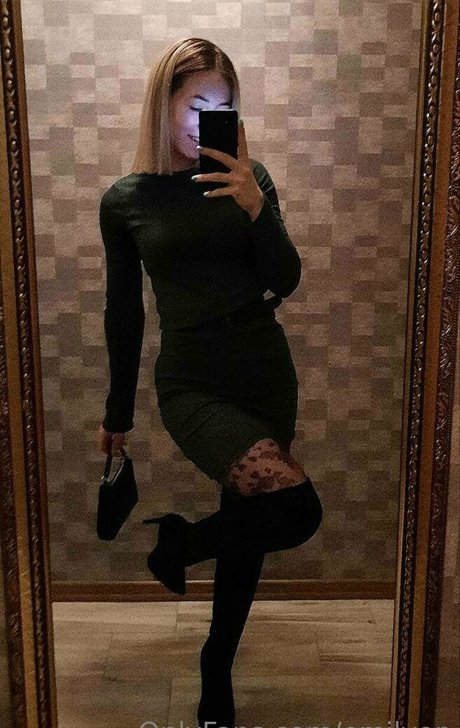 emilyon model porn photos