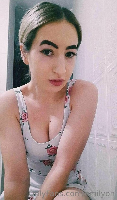 emilyon star beautiful photo