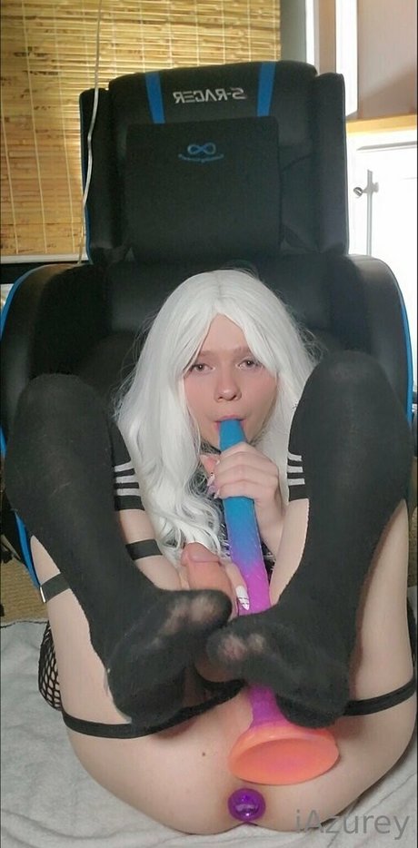 iazurey hot model pic