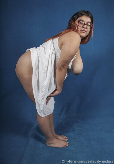 peekscalymedusa model naked gallery