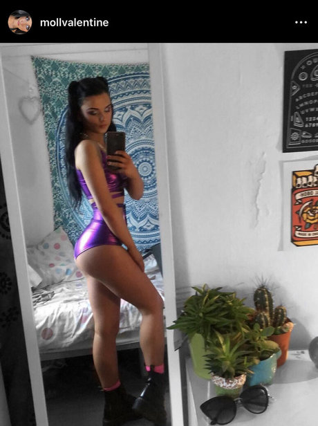 Moll Valentine pornstar high quality pics