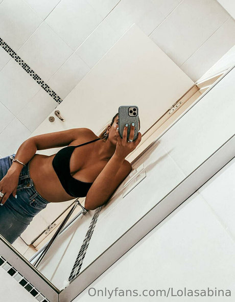 itssstella nude model images