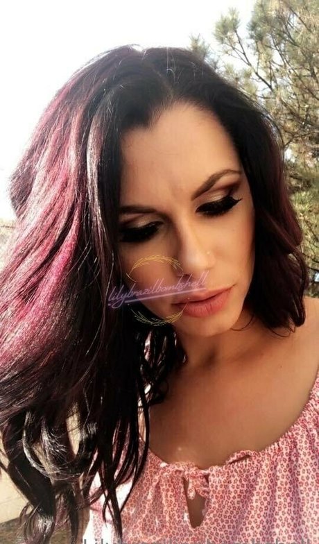 lilybrazilianbombshell star hot photo