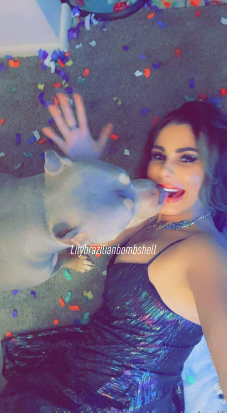 lilybrazilianbombshell naked pornstar img