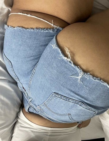 hellatwerky sexy model pic
