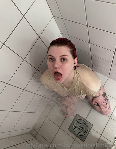 tattooedbiatchfree naked actress photo