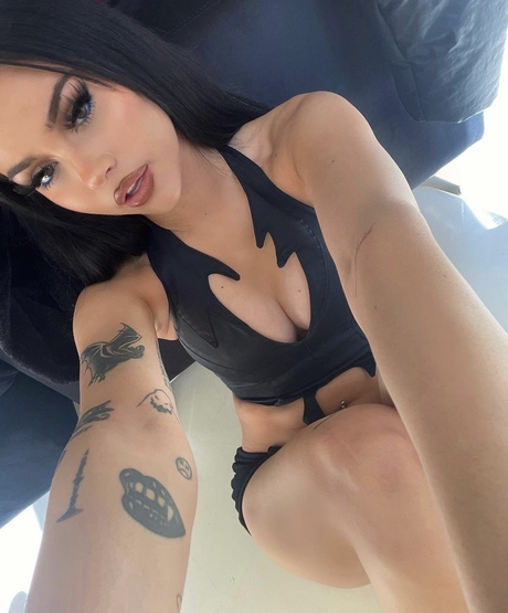 Maggie Lindemann model porn pictures