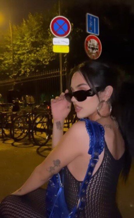 Maggie Lindemann star nudes image