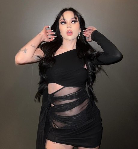 Maggie Lindemann model free images