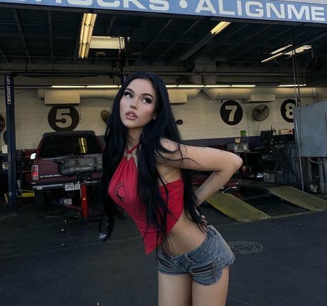 Maggie Lindemann model beautiful picture