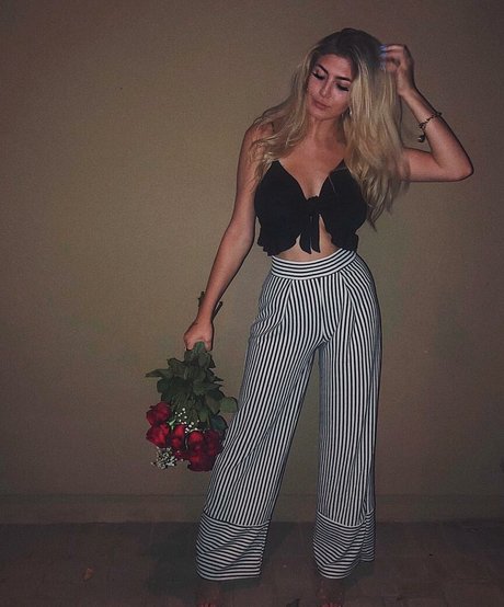 Megan Aisoff pretty model photo