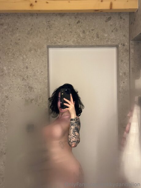 NikkyDandelion naked actress picture