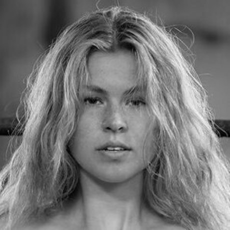 Mynte Muse model adult pics