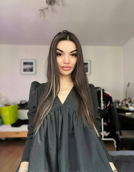 katarina popova model naked image