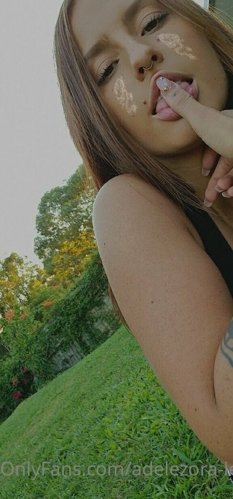 adelezora leefree beautiful model photo