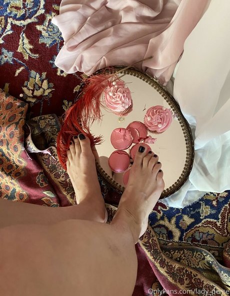 Lady Perse star erotic photo