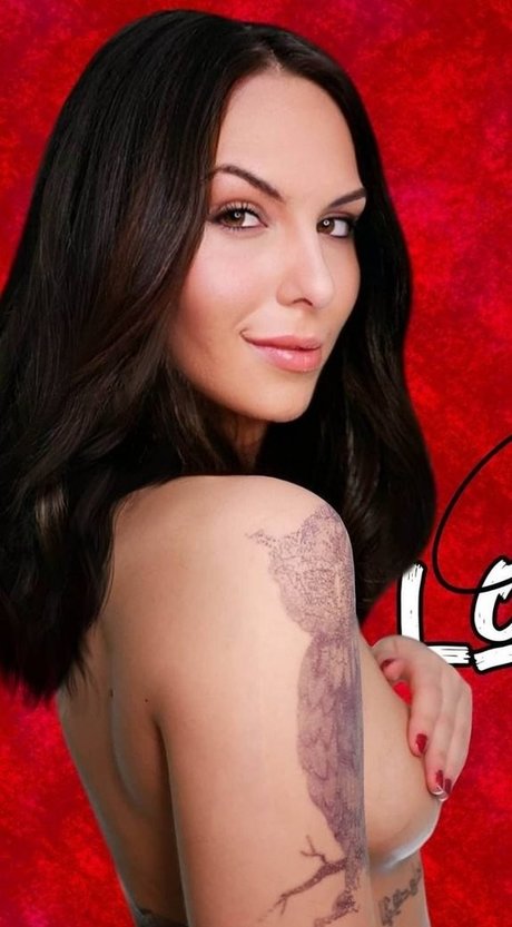 Ciny looney naked model image