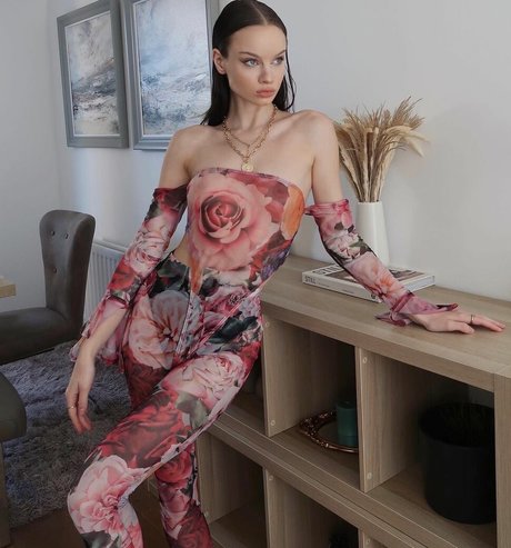 Liora Lapointe top profile image