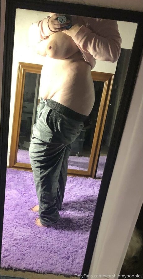 worshipmyboobies profile image