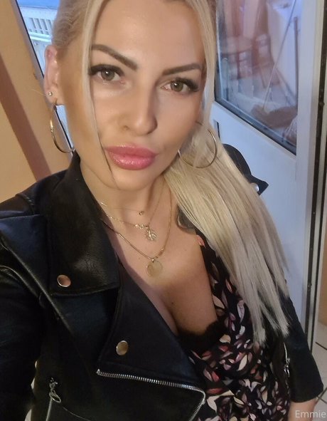 emmie six hd star photo