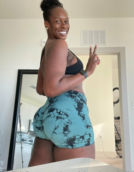 therealchocolateminnie model art photo