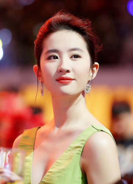 Liu Yifei art model pic