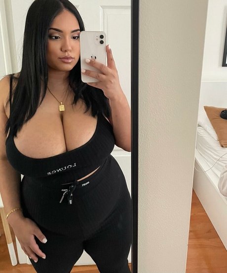 mynamesydalia xxx model img