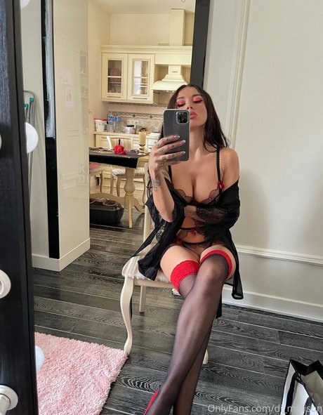 Di melison pornographic model pictures